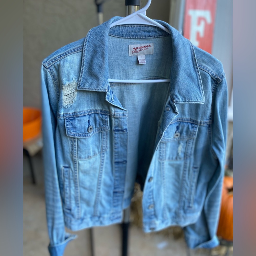 Women Arizona Jean Jacket, gently used